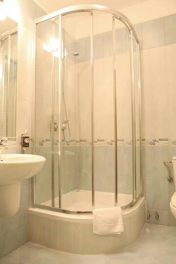 Фото номера Семейный номер Отель Hotel Trzy Podkowy*** г. Biskupiec 2